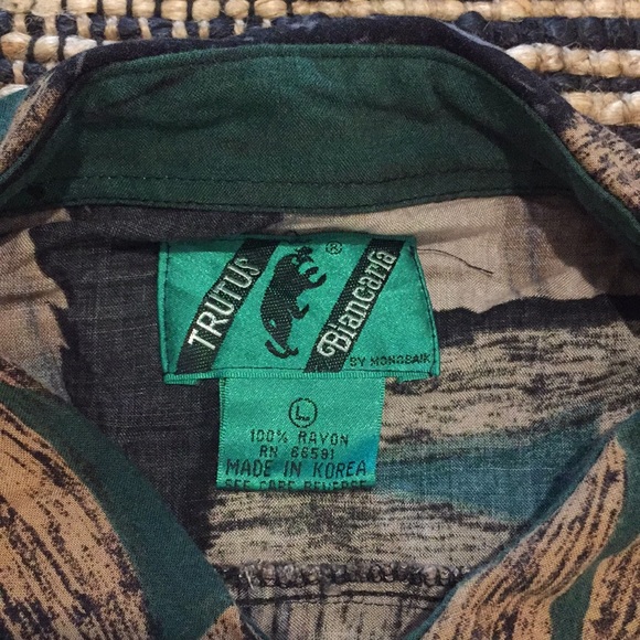 Vintage Designer 100% Rayon Stylish Button Down - Picture 3 of 6